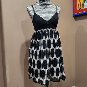 Black & White Adjustable Strap Sun Dress Size S